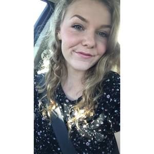 Meet your Posher, Alyssa